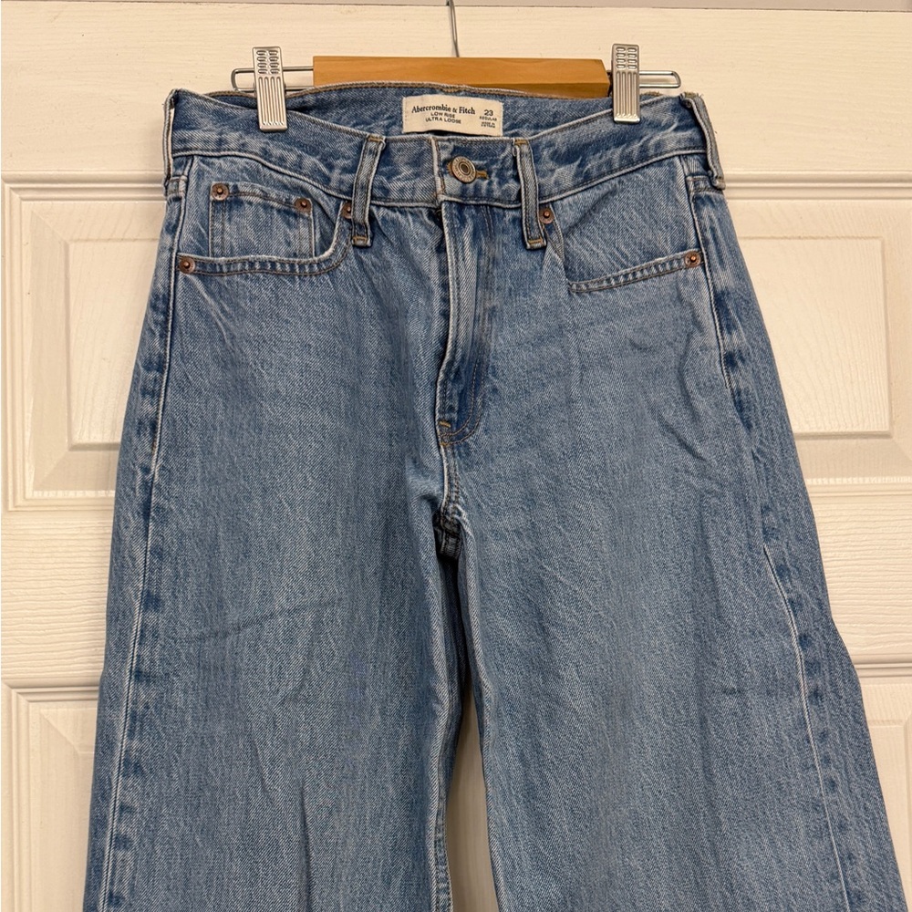 Abercrombie Low Rise Ultra Loose Jean - Picture 2 of 4